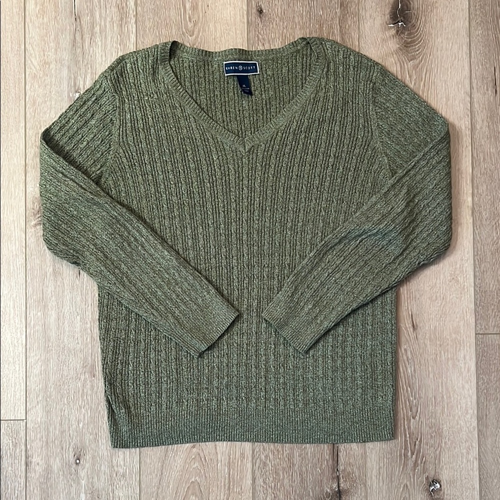 Karen Scott-light green v neck cable knit cotton sweater, great condition! XL.